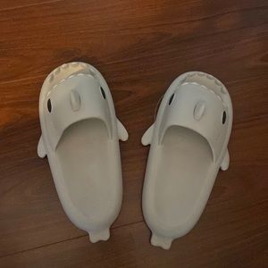 Mens Shark Slides